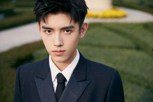 陈飞宇娱乐爆料最新消息,最新动态揭秘,明星私生活大曝光! 第1张 陈飞宇娱乐爆料最新消息,最新动态揭秘,明星私生活大曝光! 第1张